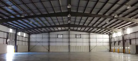 Detalles finales de la construcción de una bodega