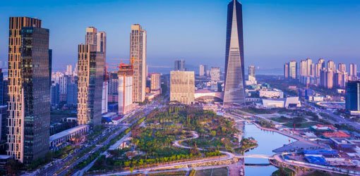 Plano general del urbanismo de Songdo, Corea del Sur, durante la puesta de sol Plano general del urbanismo de Songdo, Corea del Sur, durante la puesta de sol