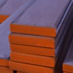 Soleras de acero negro colocadas unas sobre otras