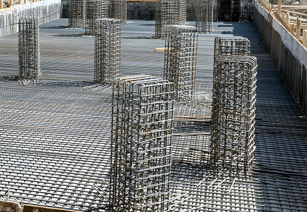 Sistema de acero de refuerzo asegurado con alambre galvanizado