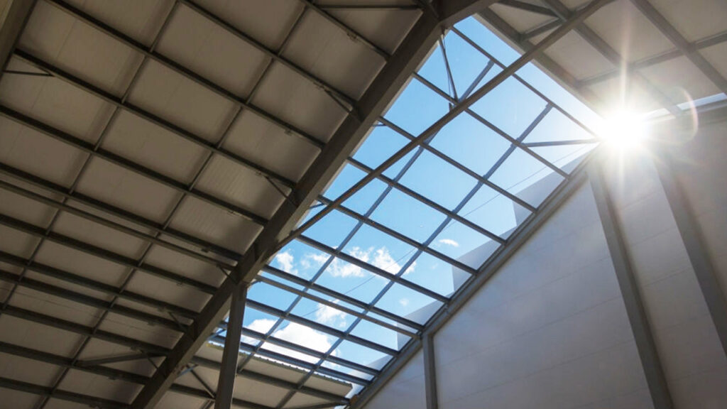 Cubierta de almacén elaborada con panel aislante